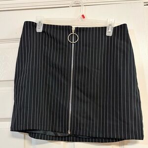 Forever 21 - Large - Black/White Stripe Skirt